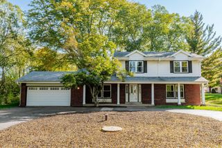 5110 S Woodridge LANE, New Berlin, WI 53146