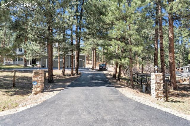 4745 Cheyenne Drive, Larkspur, CO 80118