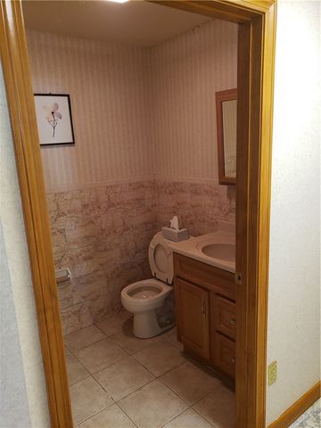 37 Lark Industrial Parkway A, Smithfield, RI 02828