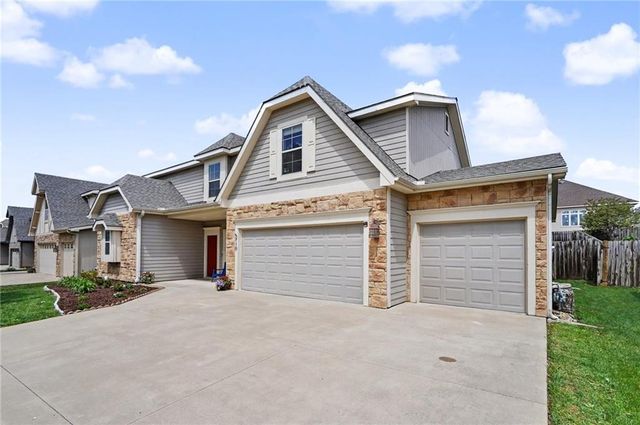 5710 Silverstone Drive, Lawrence, KS 66049
