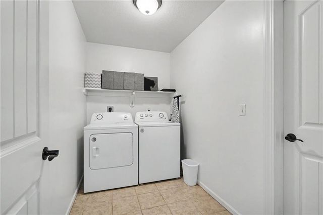 5710 Silverstone Drive, Lawrence, KS 66049