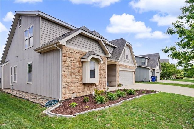 5710 Silverstone Drive, Lawrence, KS 66049