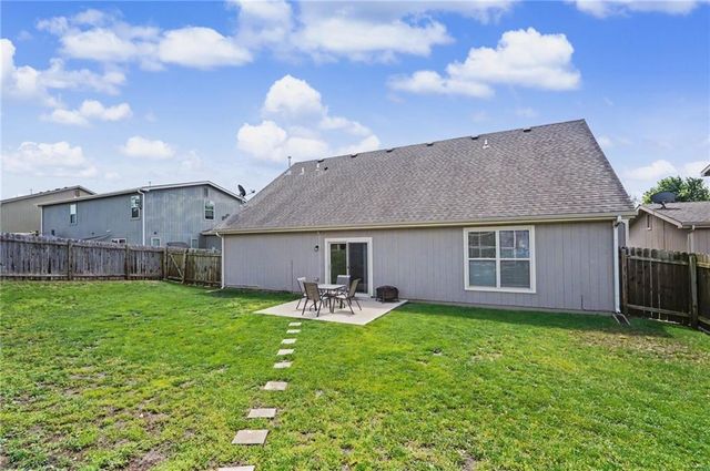 5710 Silverstone Drive, Lawrence, KS 66049