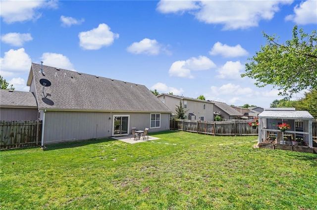 5710 Silverstone Drive, Lawrence, KS 66049