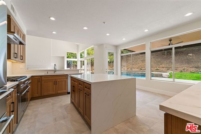 18500 Saint Moritz Drive, Tarzana, CA 91356