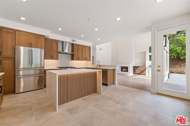 18500 Saint Moritz Drive, Tarzana, CA 91356