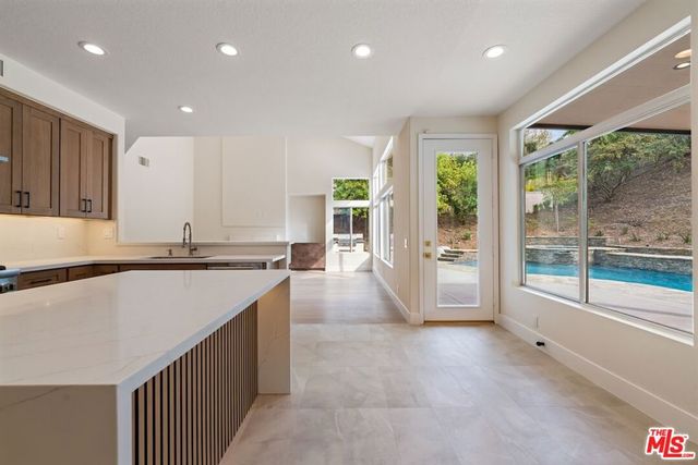 18500 Saint Moritz Drive, Tarzana, CA 91356