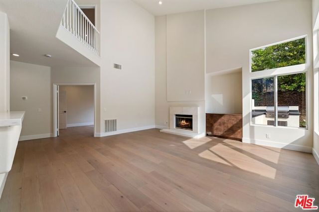 18500 Saint Moritz Drive, Tarzana, CA 91356