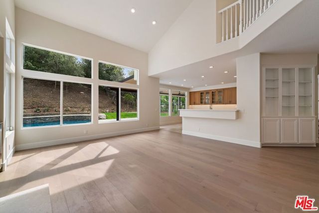 18500 Saint Moritz Drive, Tarzana, CA 91356