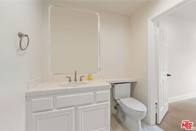 18500 Saint Moritz Drive, Tarzana, CA 91356