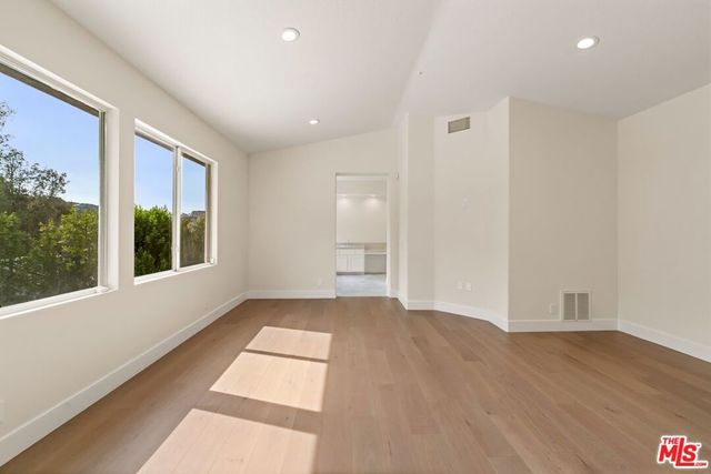 18500 Saint Moritz Drive, Tarzana, CA 91356