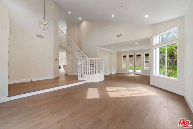 18500 Saint Moritz Drive, Tarzana, CA 91356