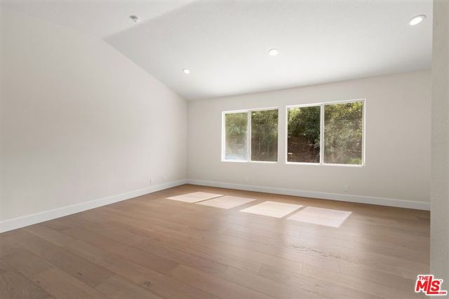 18500 Saint Moritz Drive, Tarzana, CA 91356