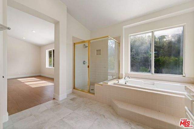 18500 Saint Moritz Drive, Tarzana, CA 91356