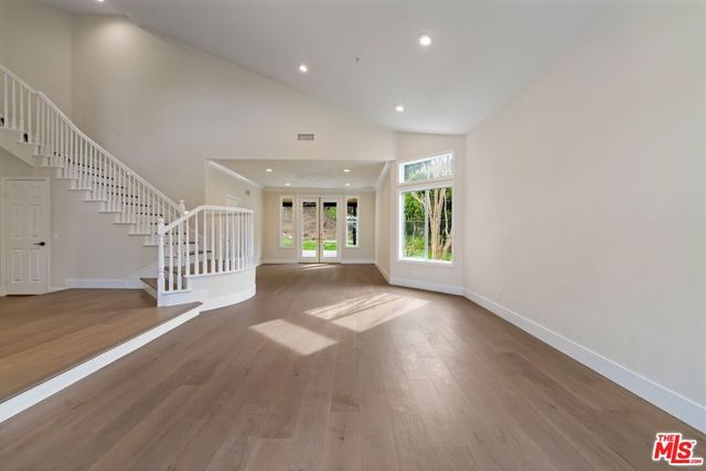 18500 Saint Moritz Drive, Tarzana, CA 91356