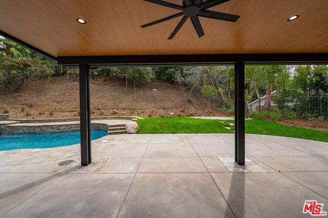 18500 Saint Moritz Drive, Tarzana, CA 91356