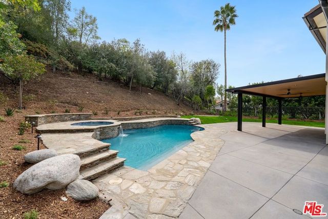 18500 Saint Moritz Drive, Tarzana, CA 91356