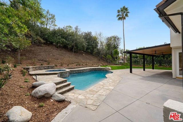 18500 Saint Moritz Drive, Tarzana, CA 91356