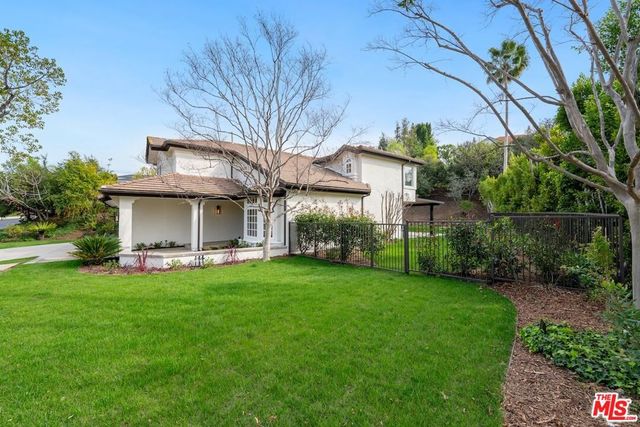 18500 Saint Moritz Drive, Tarzana, CA 91356