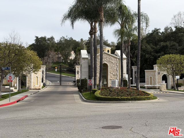 18500 Saint Moritz Drive, Tarzana, CA 91356