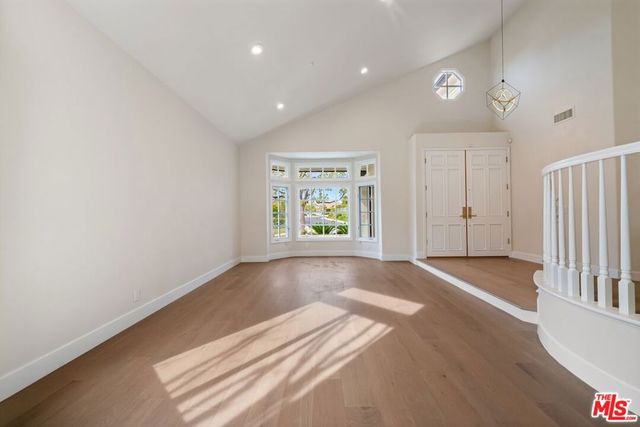 18500 Saint Moritz Drive, Tarzana, CA 91356