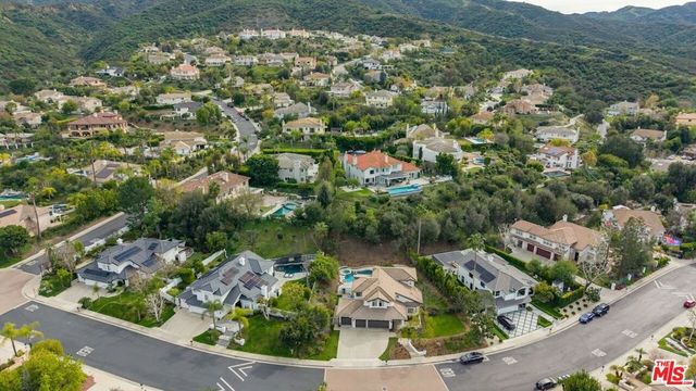 18500 Saint Moritz Drive, Tarzana, CA 91356