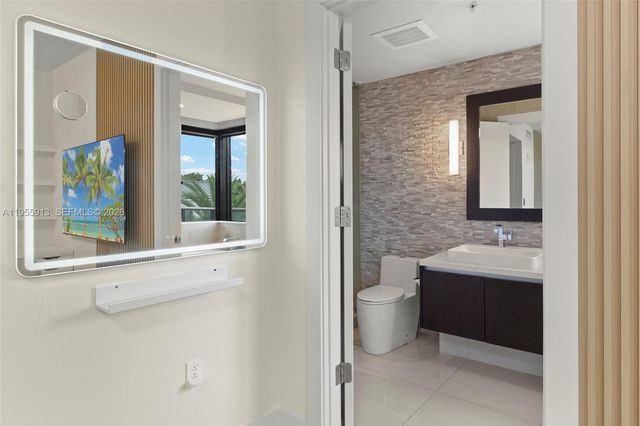 3040 N Ocean Blvd N101, Fort Lauderdale, FL 33308