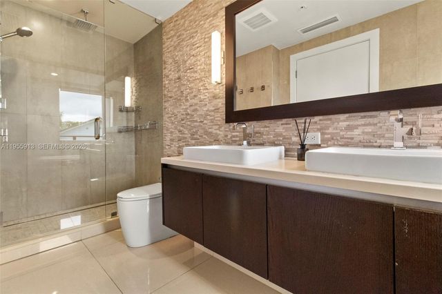 3040 N Ocean Blvd N101, Fort Lauderdale, FL 33308