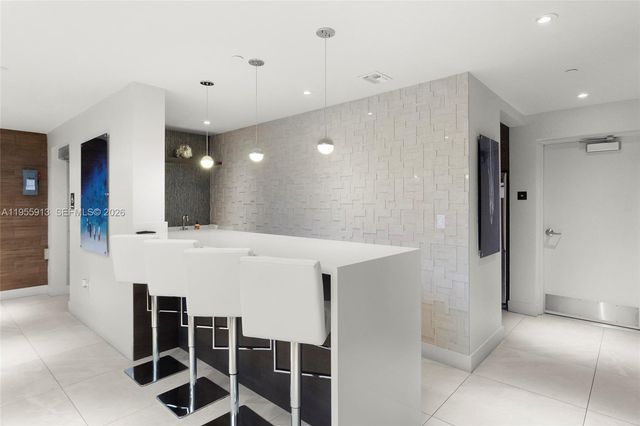 3040 N Ocean Blvd N101, Fort Lauderdale, FL 33308