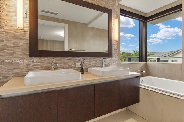 3040 N Ocean Blvd N101, Fort Lauderdale, FL 33308