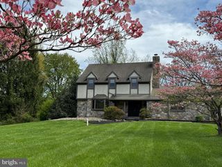 800 SCHOLL ROAD, Pottstown, PA 19465