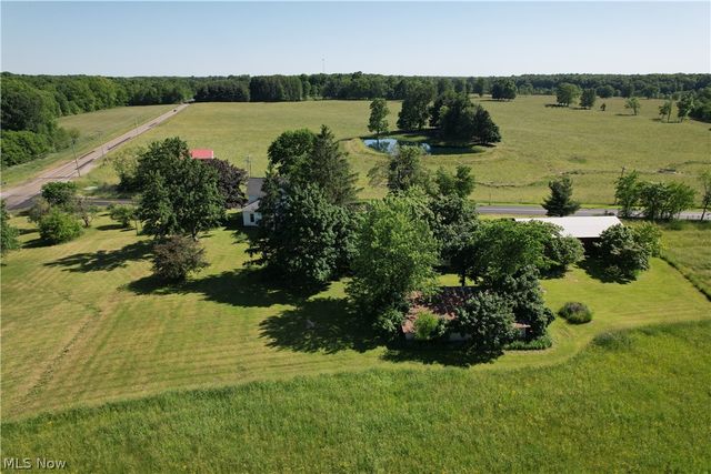 15760 N Palmyra Road, Diamond, OH 44429