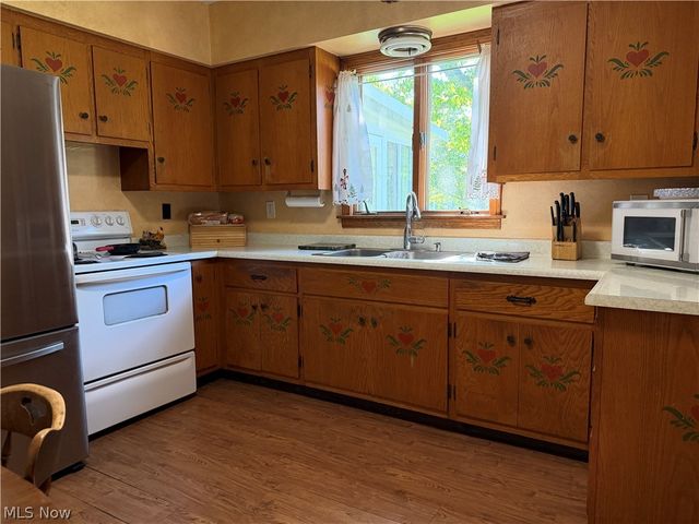 15760 N Palmyra Road, Diamond, OH 44429