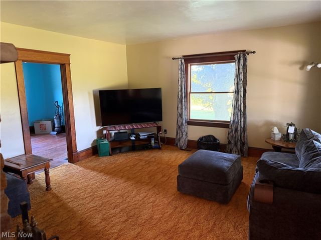 15760 N Palmyra Road, Diamond, OH 44429