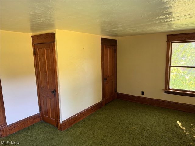15760 N Palmyra Road, Diamond, OH 44429