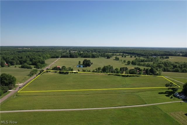 15760 N Palmyra Road, Diamond, OH 44429