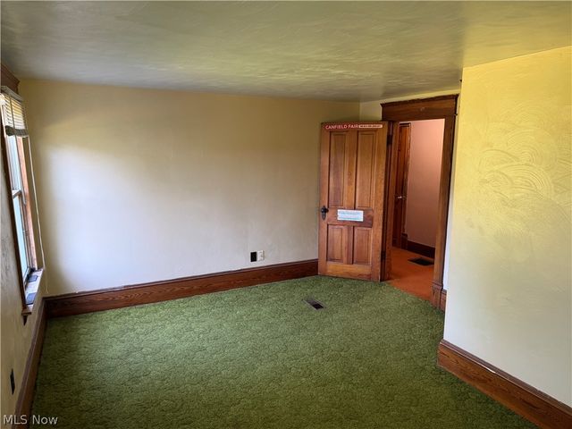 15760 N Palmyra Road, Diamond, OH 44429