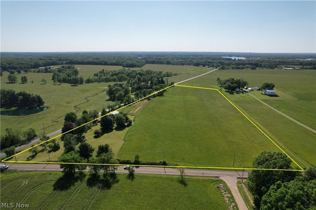 15760 N Palmyra Road, Diamond, OH 44429