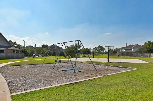 12718 Sienna Trails Drive, Tomball, TX 77377