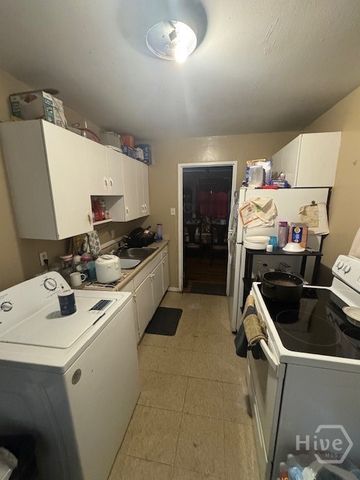 46 S Parkwood Drive, Savannah, GA 31404