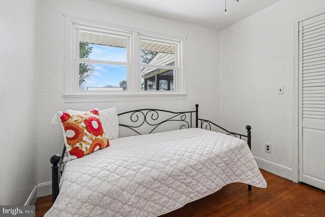 300 HAMILTON ST, Fredericksburg, VA 22408