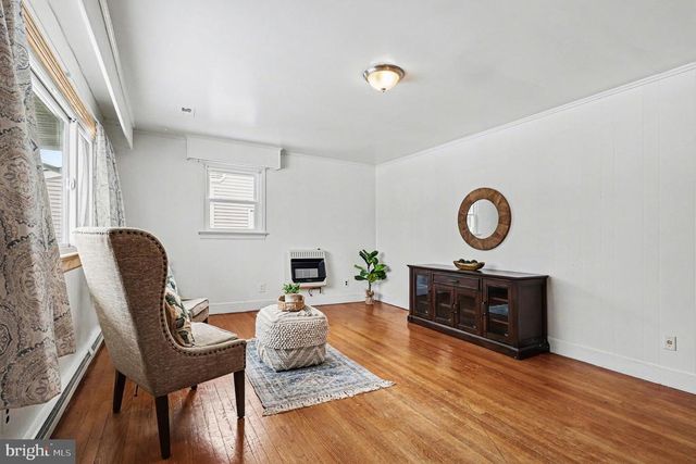 300 HAMILTON ST, Fredericksburg, VA 22408