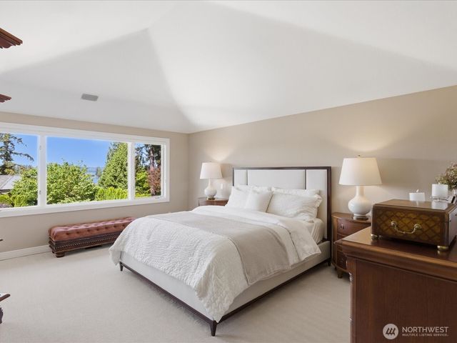 4235 91st Avenue NE, Yarrow Point, WA 98004