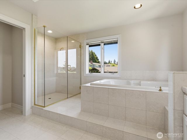 4235 91st Avenue NE, Yarrow Point, WA 98004