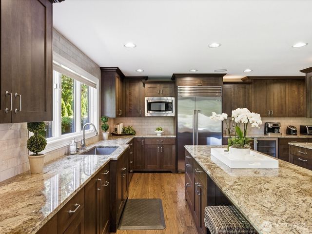 4235 91st Avenue NE, Yarrow Point, WA 98004