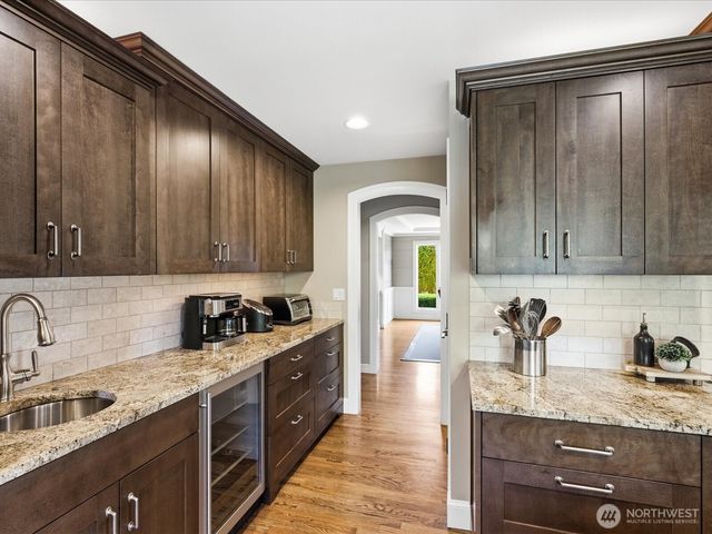 4235 91st Avenue NE, Yarrow Point, WA 98004