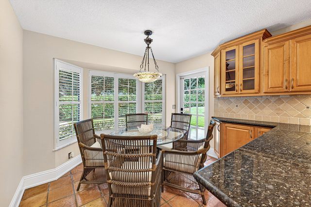 6 Tarrington Circle, Palm Beach Gardens, FL 33418