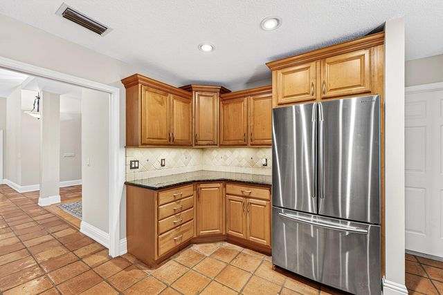 6 Tarrington Circle, Palm Beach Gardens, FL 33418
