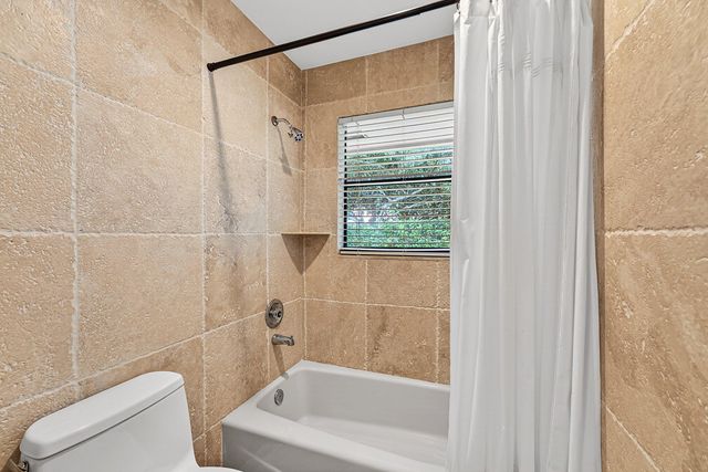 6 Tarrington Circle, Palm Beach Gardens, FL 33418