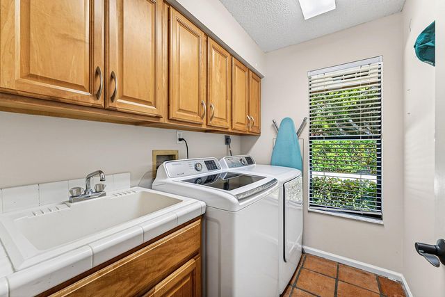 6 Tarrington Circle, Palm Beach Gardens, FL 33418